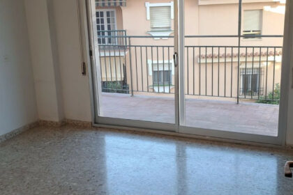 5a2a4cb7df96a6dd632f2e5ed276df87 - 12