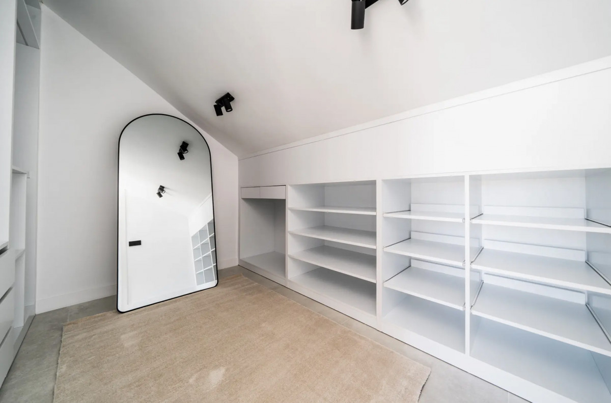 5a4e9779113261f418bd617cf2135f1b - 12