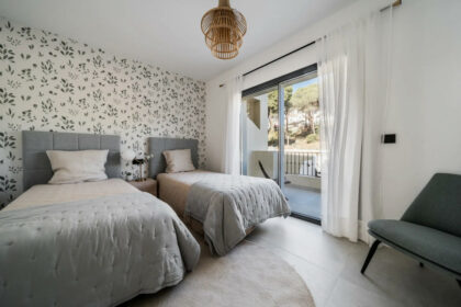 5a4e9779113261f418bd617cf2135f1b - 14