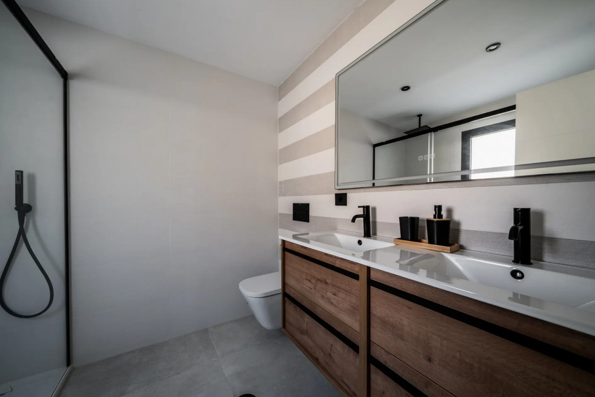 5a4e9779113261f418bd617cf2135f1b - 17