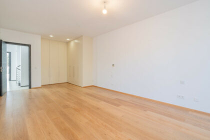 5abe3eda0890c501c2899992061c63ab - 28