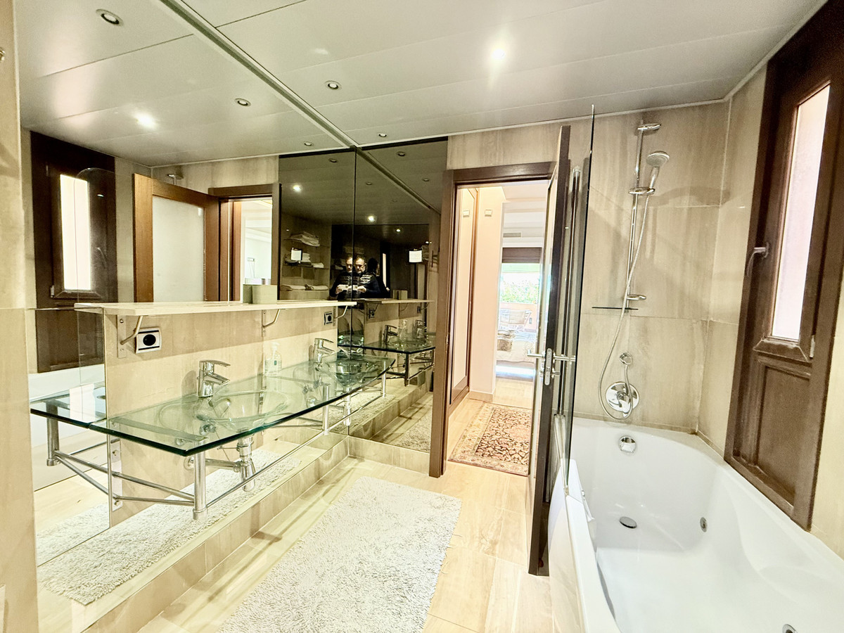 5ae4dec32439f4430ef6848322704d5b - 23