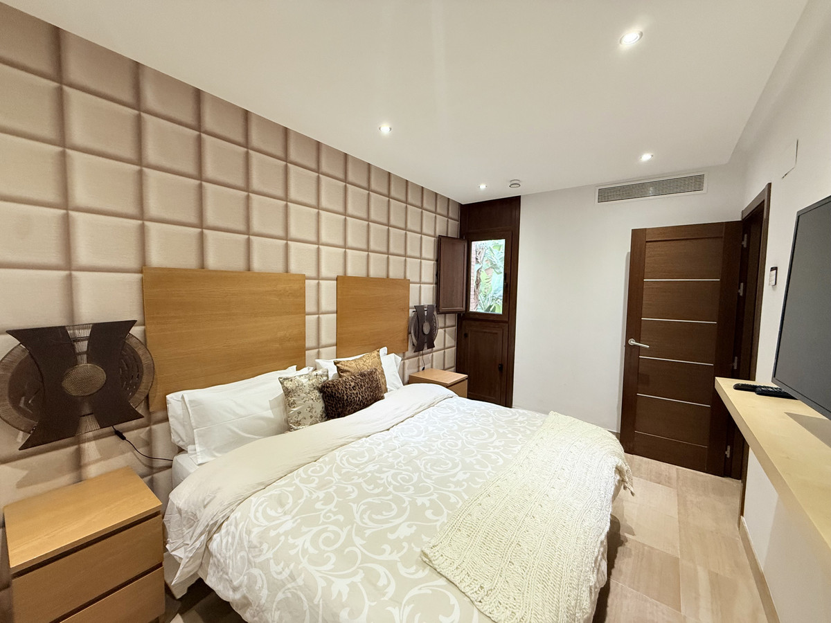 5ae4dec32439f4430ef6848322704d5b - 24