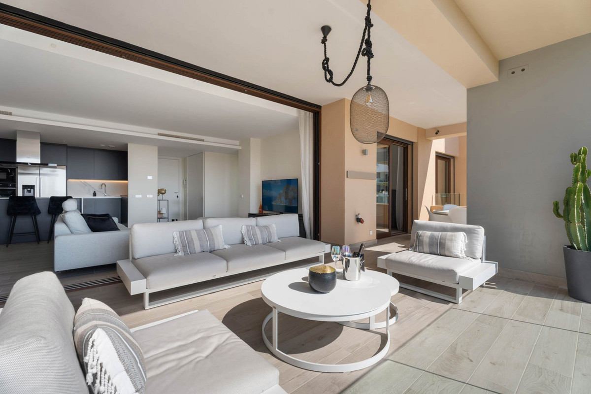 5bc9bf48171ae6731cef49ddc2ee3f25 - 24