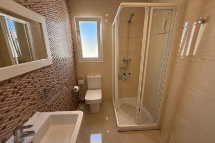 5cf4e3d1ec818ae89c87d3dac0dbdbea - 29