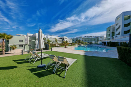 5dce201ea55813b1c52d07cd133280cb - 15