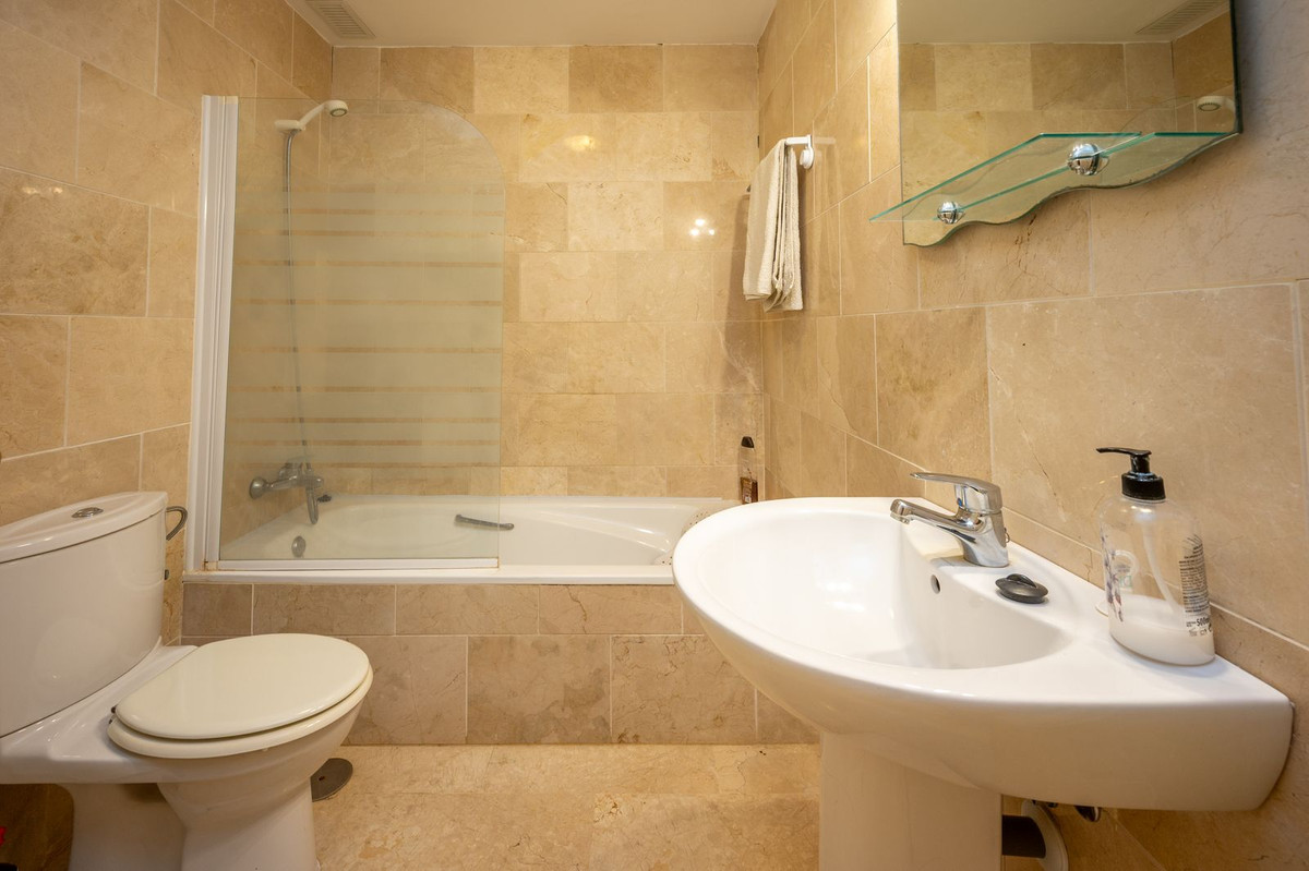 5e560275dfa424fab650c20f2ecc97f6 - 19