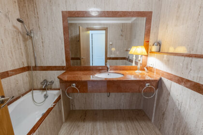 5e62a1c42e0755844da304a59461a353 - 28