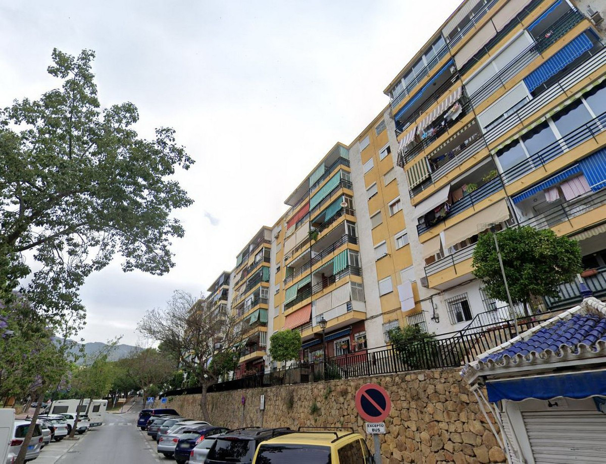 613adf585f9d066abf22bbf32438182f - 3