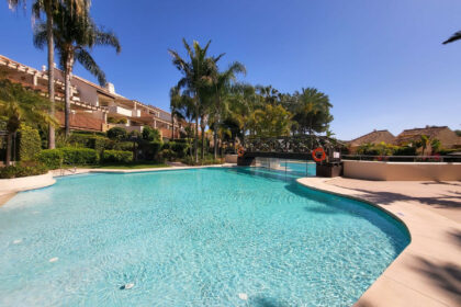 63aafb92e1a8424f09e23d6a10ef1826 - 1