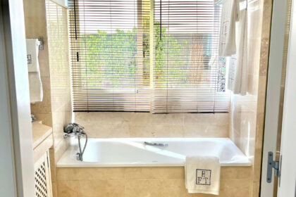 645f30290074cf39e47951ad097bbe03 - 11