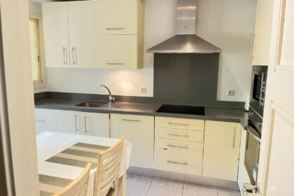 645f30290074cf39e47951ad097bbe03 - 13