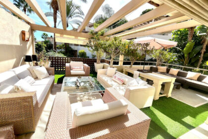 645f30290074cf39e47951ad097bbe03 - 23