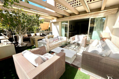 645f30290074cf39e47951ad097bbe03 - 24