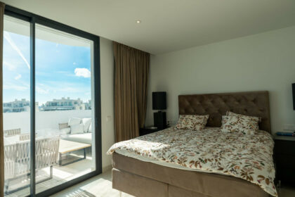 6516f745369e14b68289af514831f3a1 - 15