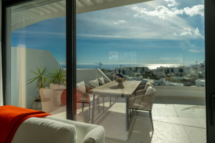 6516f745369e14b68289af514831f3a1 - 51