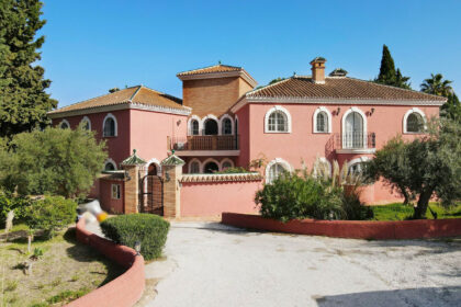 65deb095f83a685237dd5f9afd6c1053 - 1