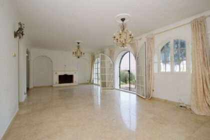 65deb095f83a685237dd5f9afd6c1053 - 14