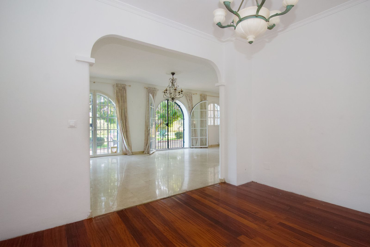 65deb095f83a685237dd5f9afd6c1053 - 17