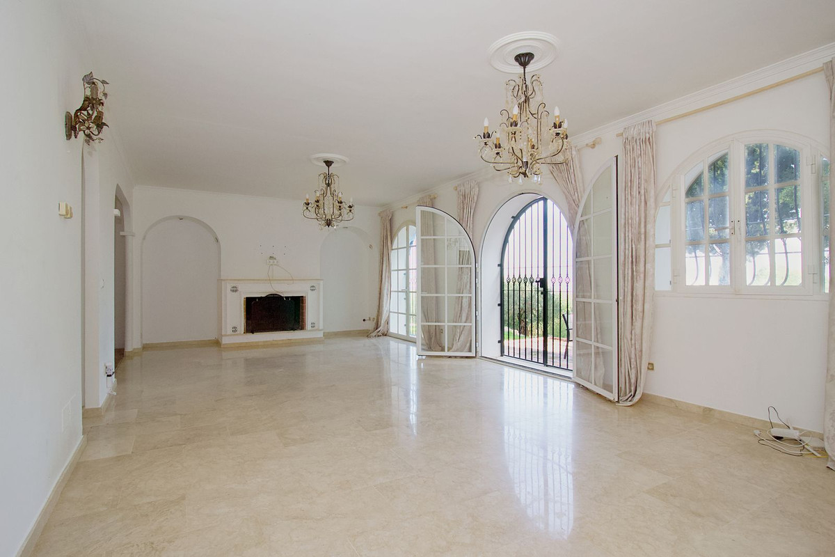 65deb095f83a685237dd5f9afd6c1053 - 18