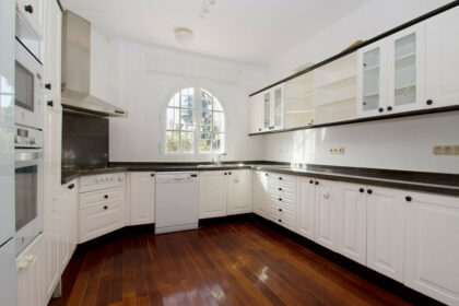 65deb095f83a685237dd5f9afd6c1053 - 20