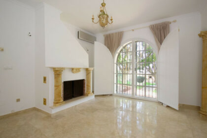 65deb095f83a685237dd5f9afd6c1053 - 21