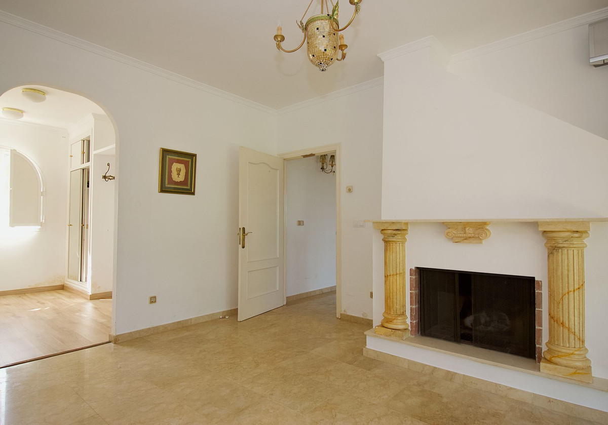 65deb095f83a685237dd5f9afd6c1053 - 27