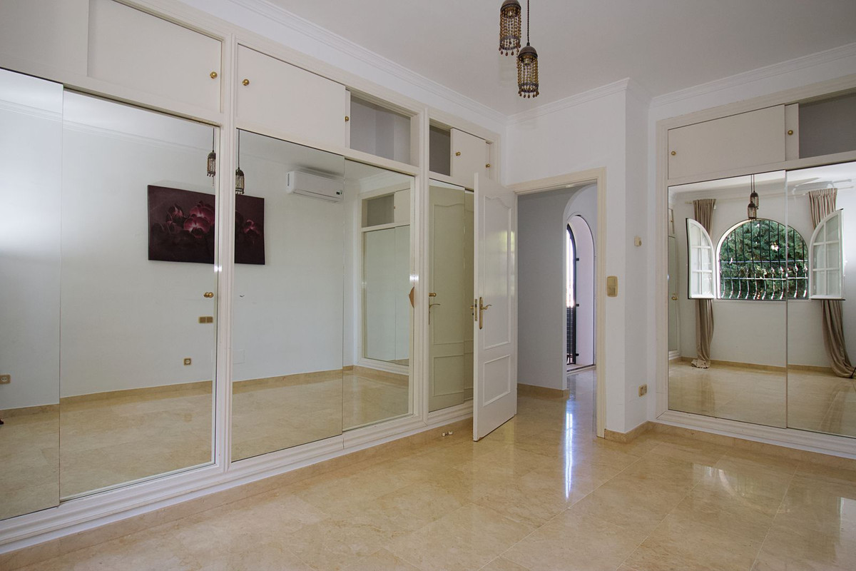 65deb095f83a685237dd5f9afd6c1053 - 30