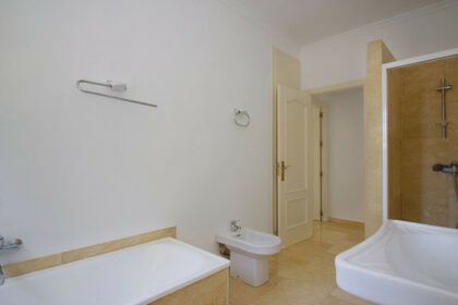 65deb095f83a685237dd5f9afd6c1053 - 33