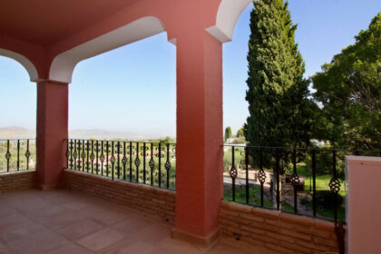 65deb095f83a685237dd5f9afd6c1053 - 34