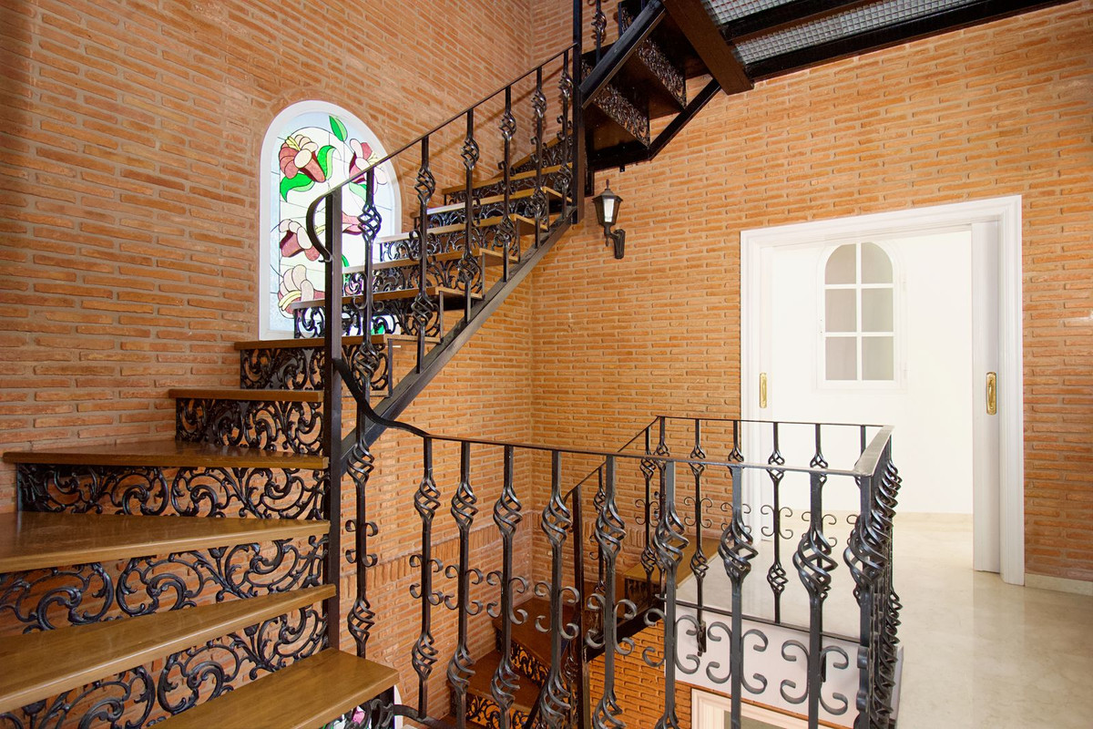 65deb095f83a685237dd5f9afd6c1053 - 36