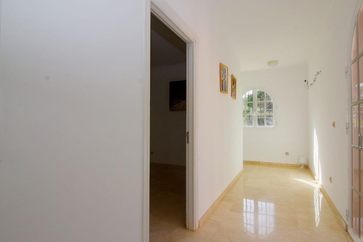 65deb095f83a685237dd5f9afd6c1053 - 37