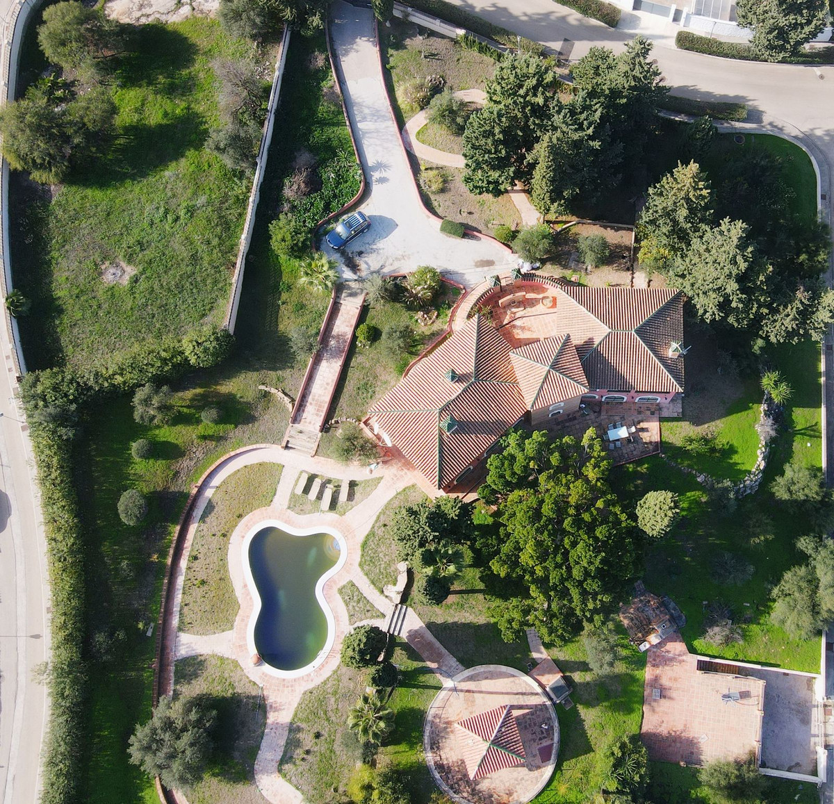 65deb095f83a685237dd5f9afd6c1053 - 4