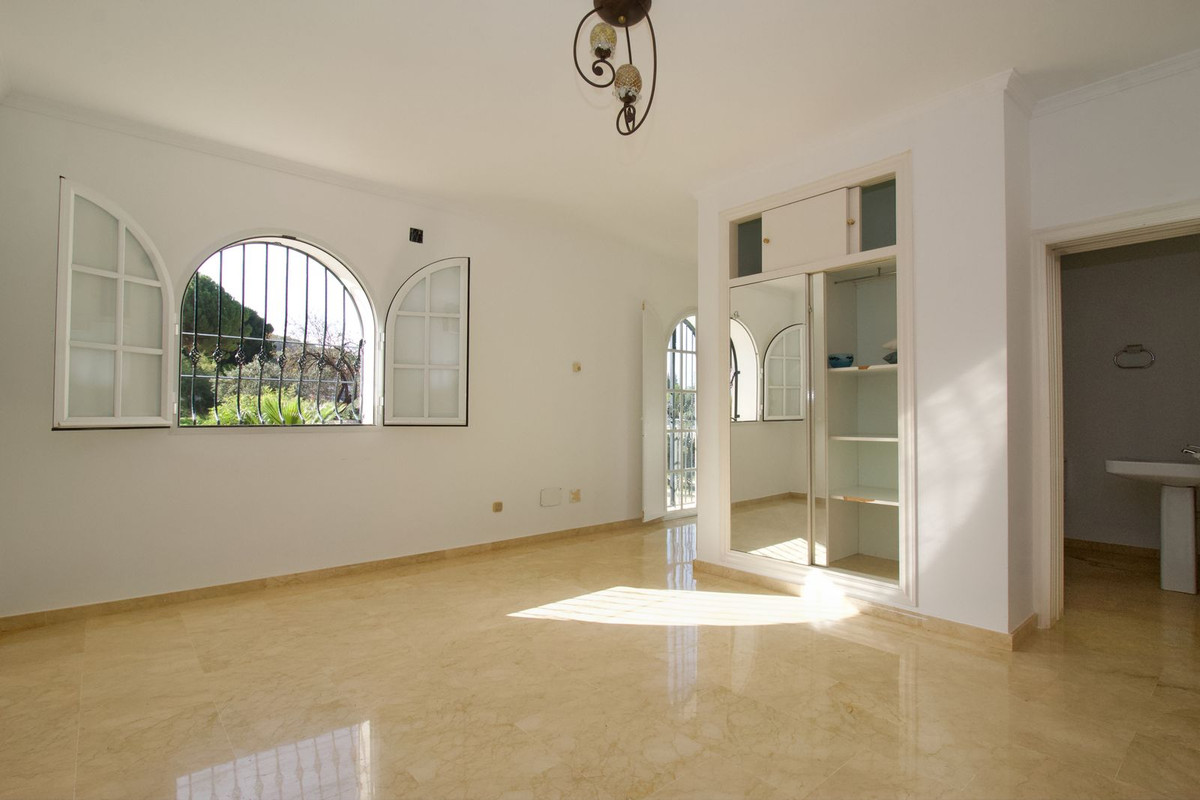 65deb095f83a685237dd5f9afd6c1053 - 43