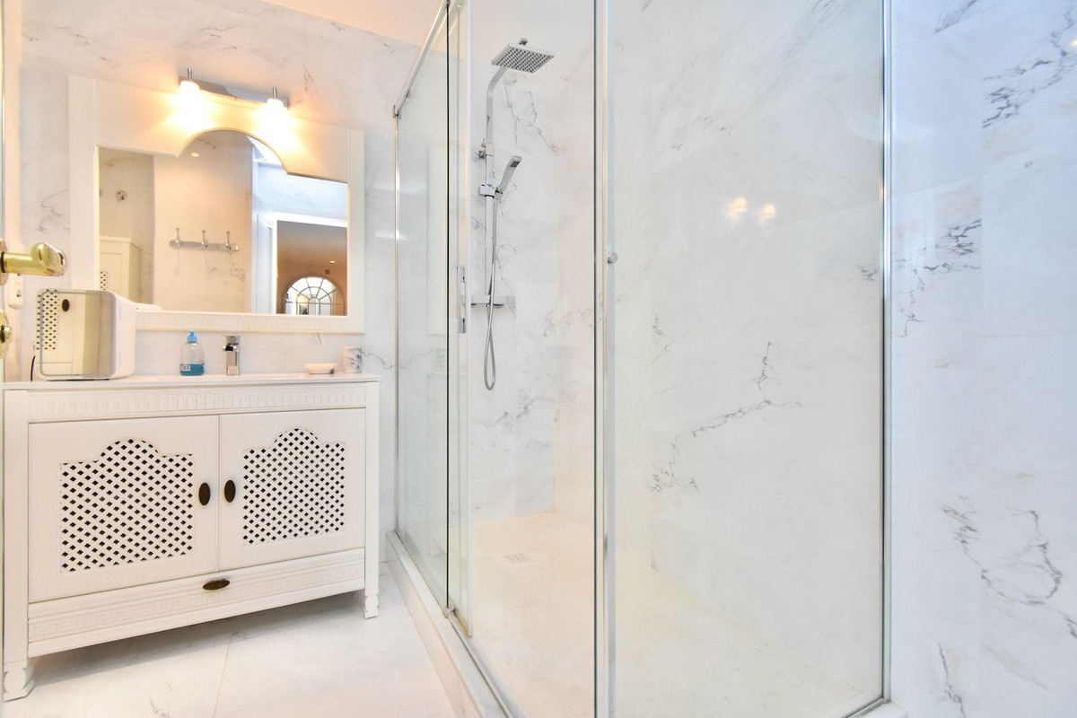 662747b68ffdab41b462955313fb6559 - 10