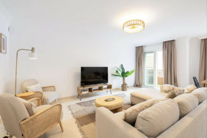 67410b0271d05e4b05bf9eb4270ae526 - 19