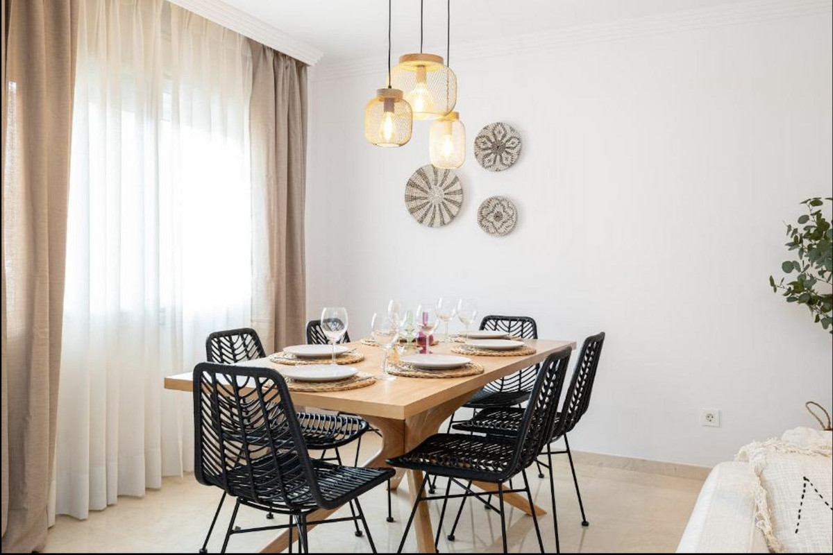 67410b0271d05e4b05bf9eb4270ae526 - 21