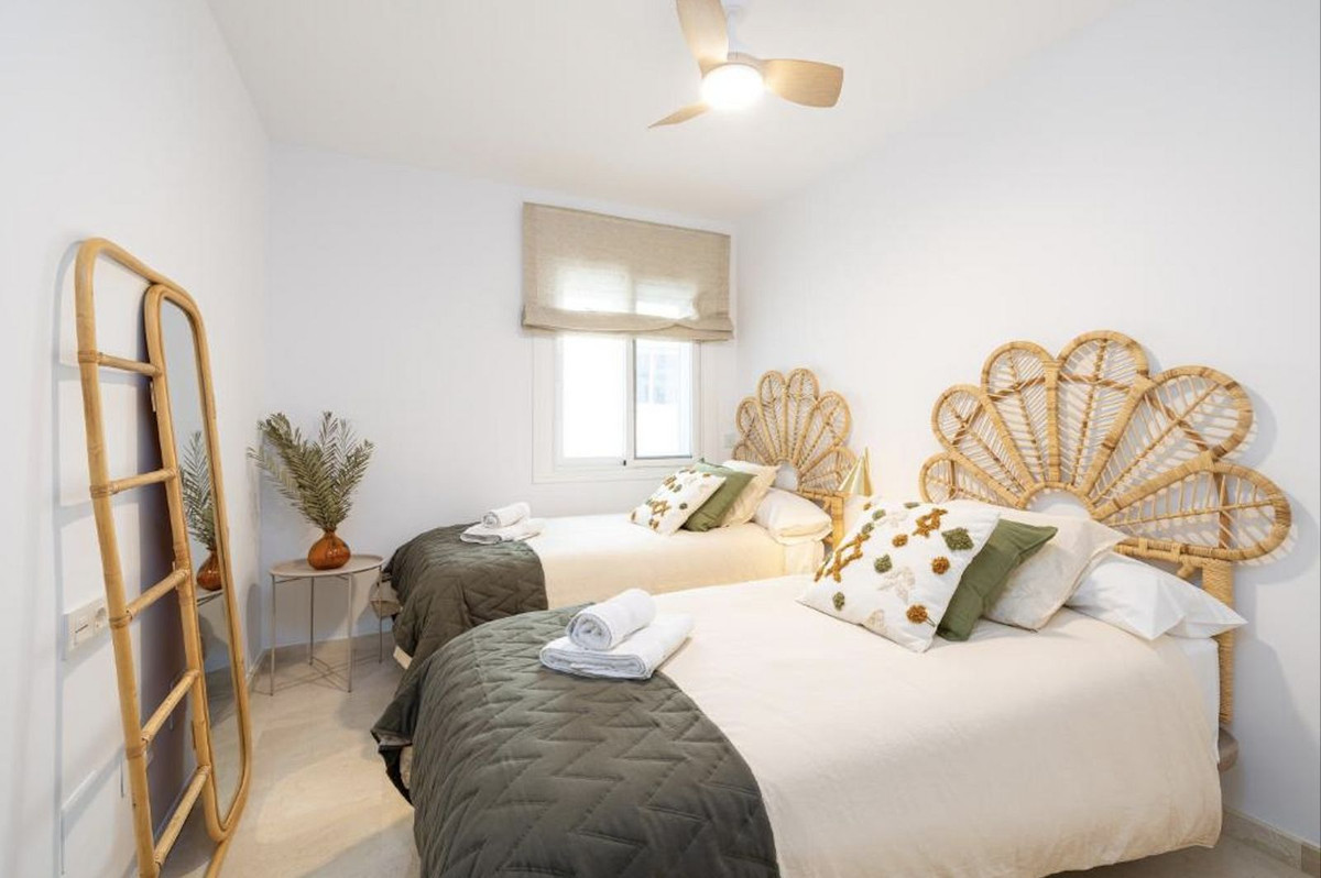 67410b0271d05e4b05bf9eb4270ae526 - 27