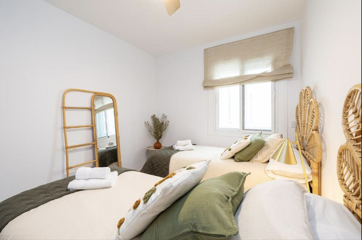 67410b0271d05e4b05bf9eb4270ae526 - 29