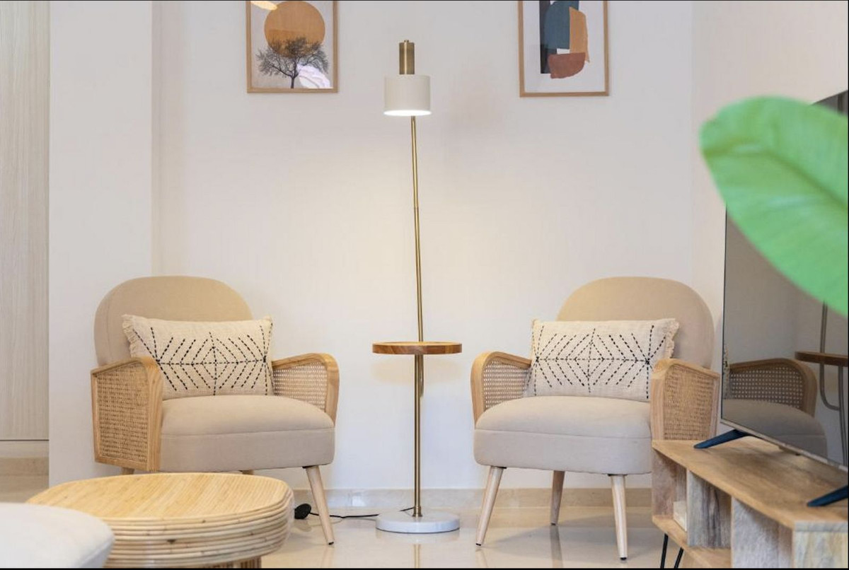 67410b0271d05e4b05bf9eb4270ae526 - 33