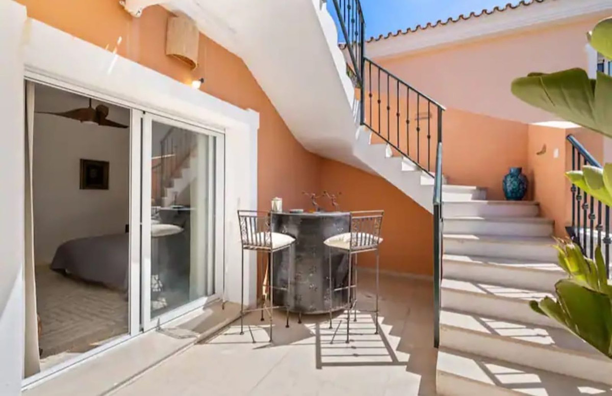 674298f5792f5e1956d2c6999956e5d2 - 15