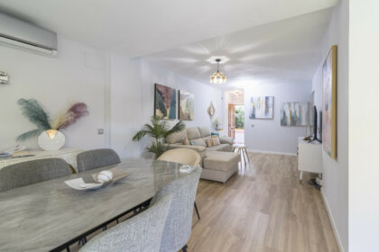 68d6a95fc1b843682d996aa46dc86e62 - 12