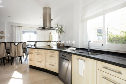 69b0a2e133241b701c1744525f73bf72 - 14