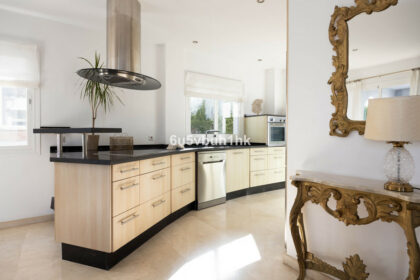 69b0a2e133241b701c1744525f73bf72 - 15