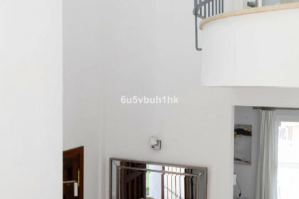 69b0a2e133241b701c1744525f73bf72 - 18