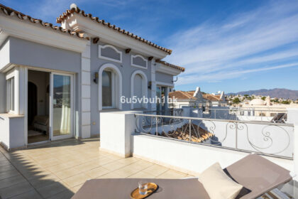 69b0a2e133241b701c1744525f73bf72 - 24