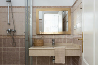 69b0a2e133241b701c1744525f73bf72 - 38