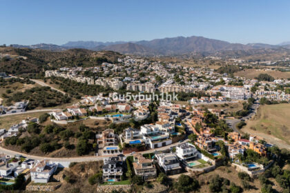 69b0a2e133241b701c1744525f73bf72 - 50