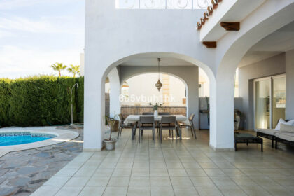 69b0a2e133241b701c1744525f73bf72 - 8