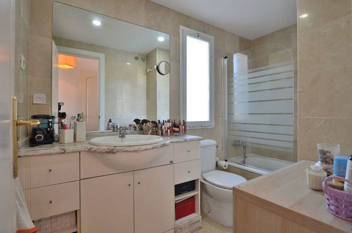 69eda5687c55adfb64c9e01661ffc177 - 22